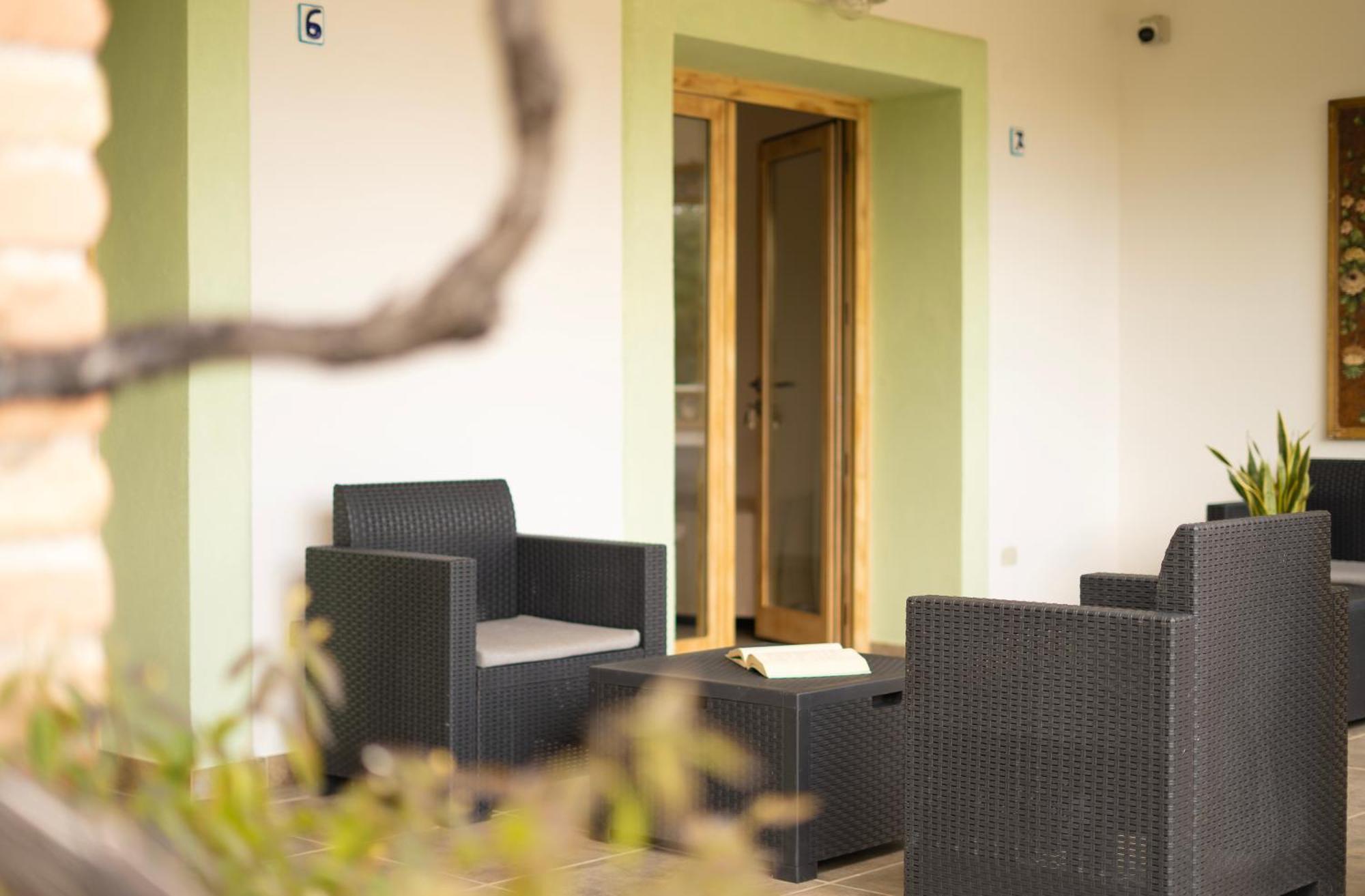 Hotel Essenza Di Mirto La Caletta Bilik gambar