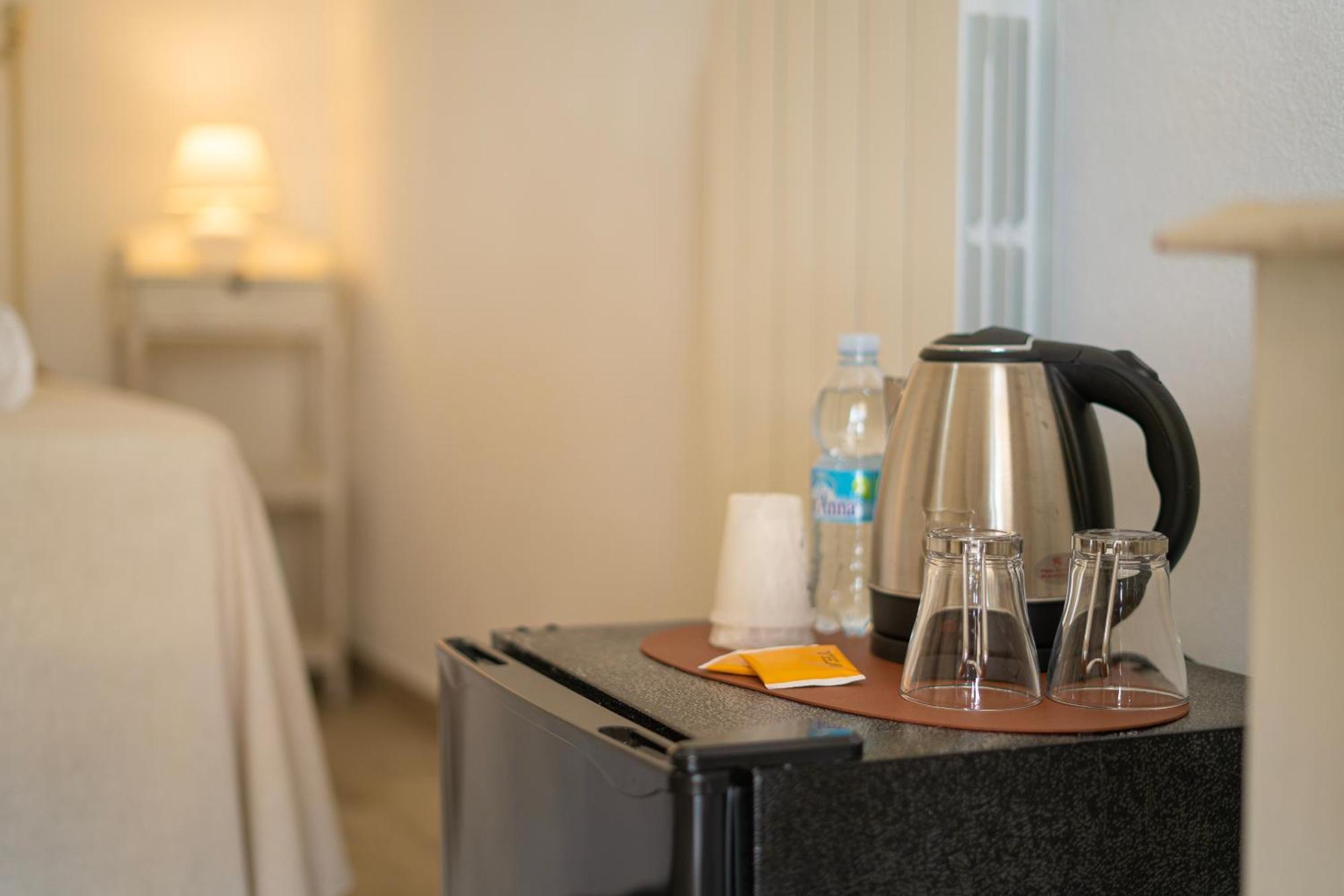 Hotel Essenza Di Mirto La Caletta Luaran gambar