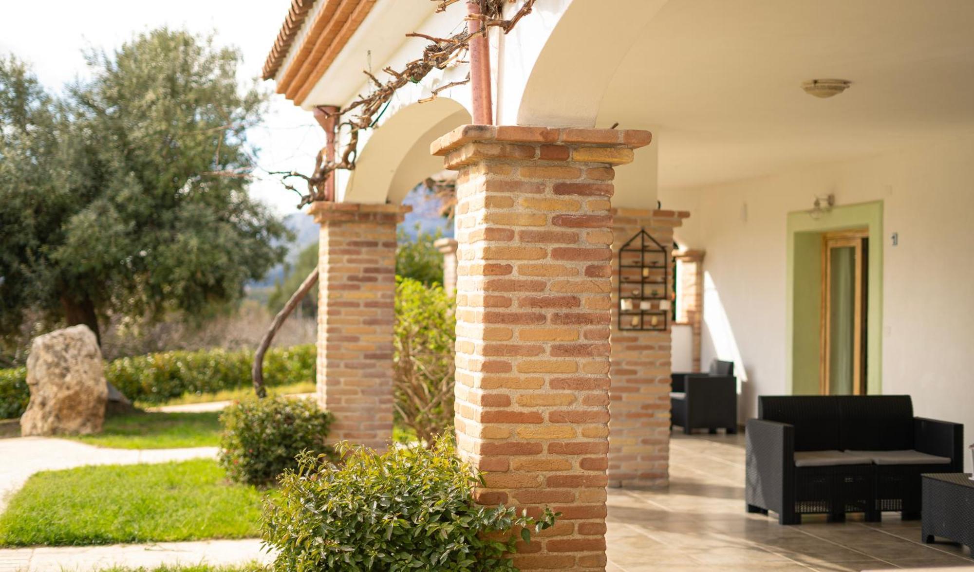 Hotel Essenza Di Mirto La Caletta Luaran gambar