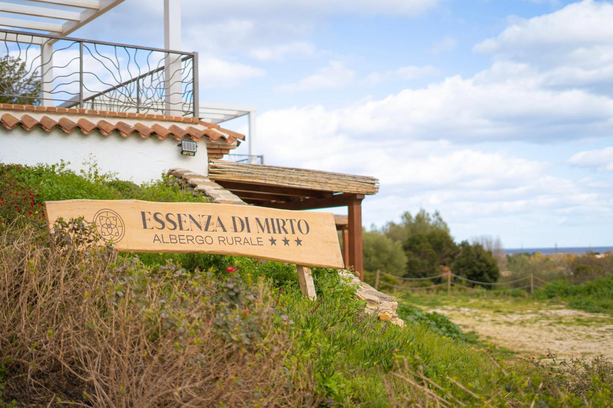 Hotel Essenza Di Mirto La Caletta Luaran gambar
